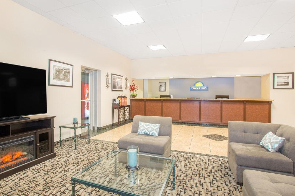 Days Inn By Wyndham Titusville Kennedy Space Center Экстерьер фото