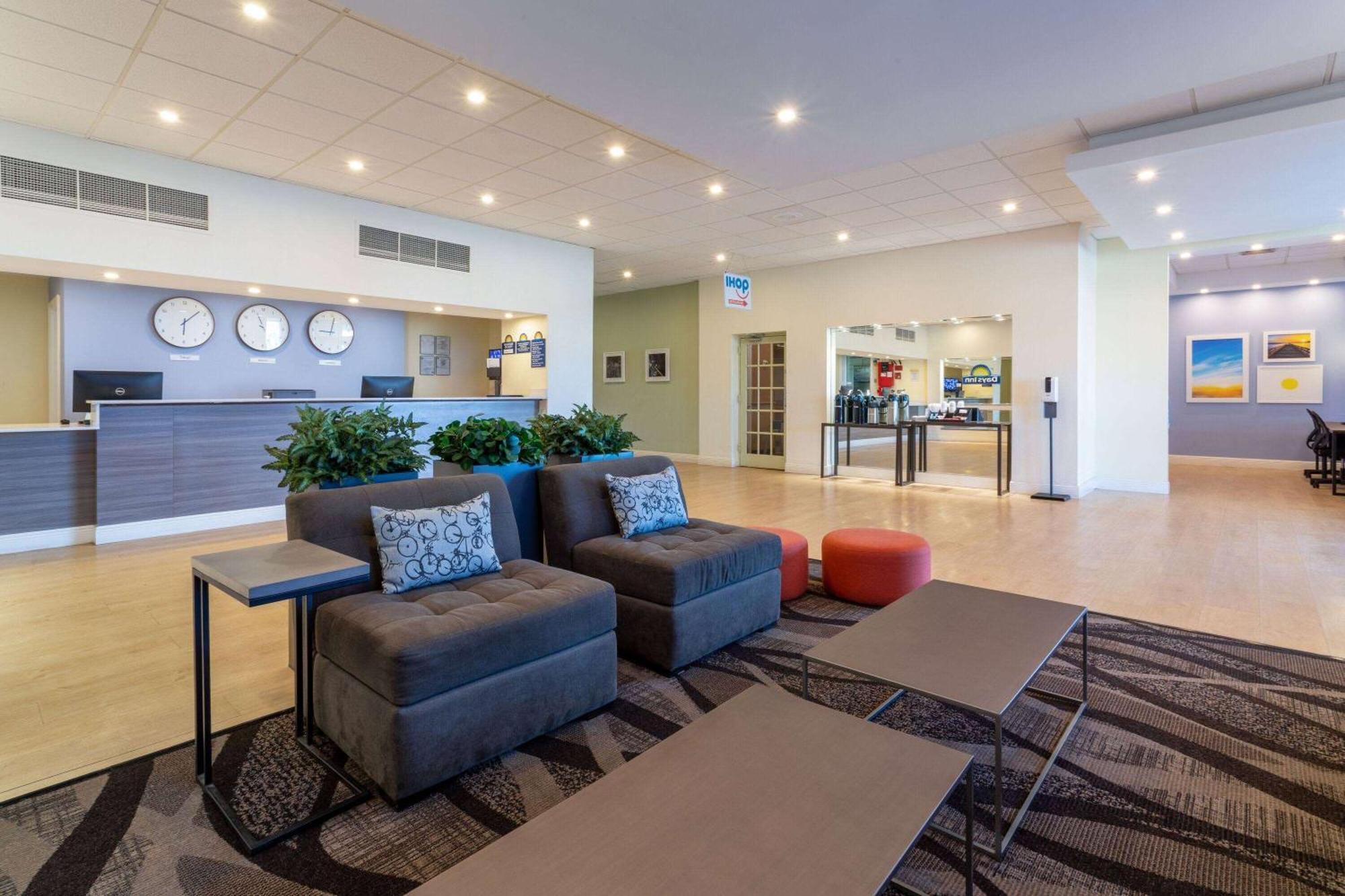 Days Inn By Wyndham Titusville Kennedy Space Center Экстерьер фото
