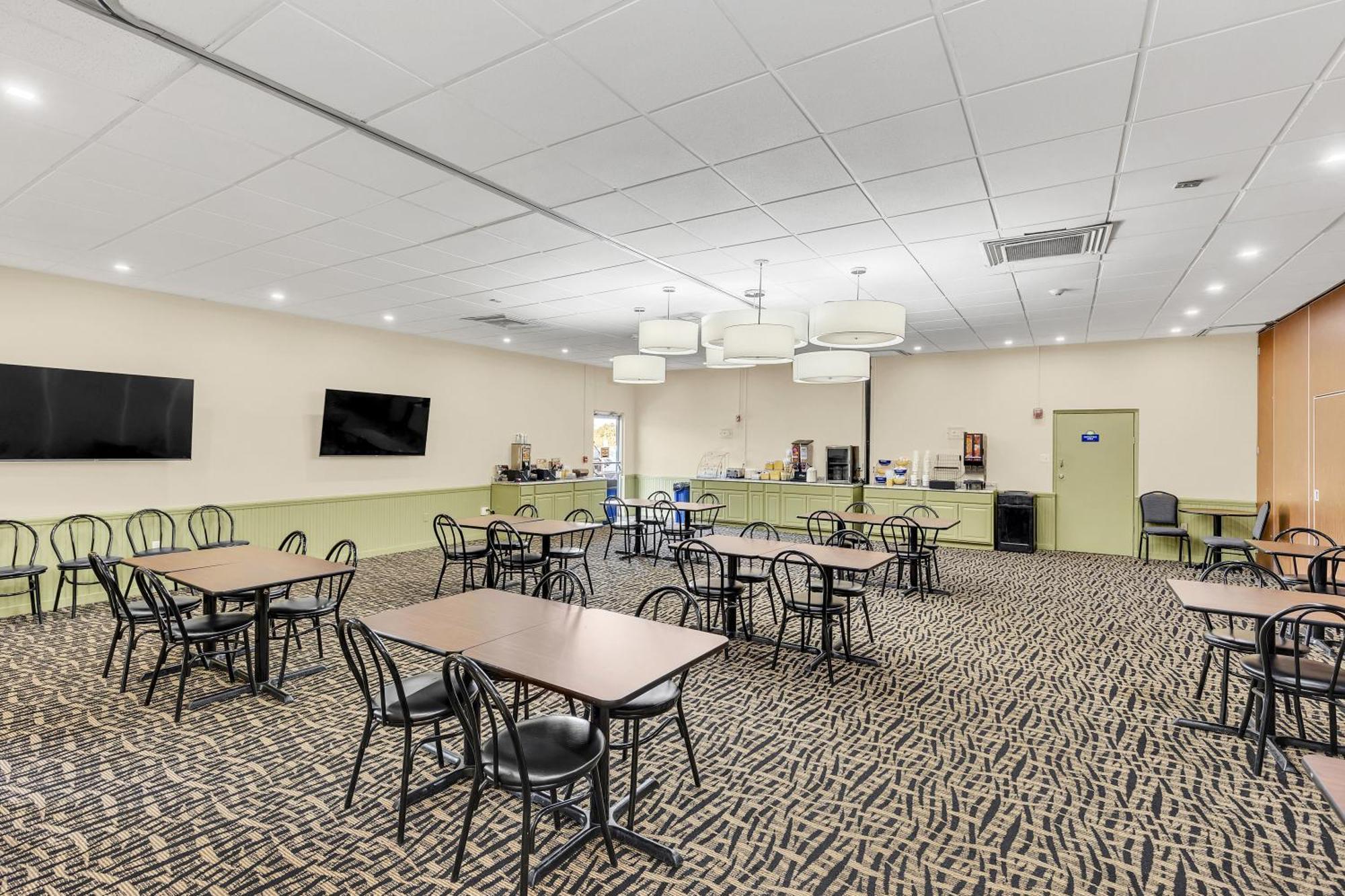 Days Inn By Wyndham Titusville Kennedy Space Center Экстерьер фото