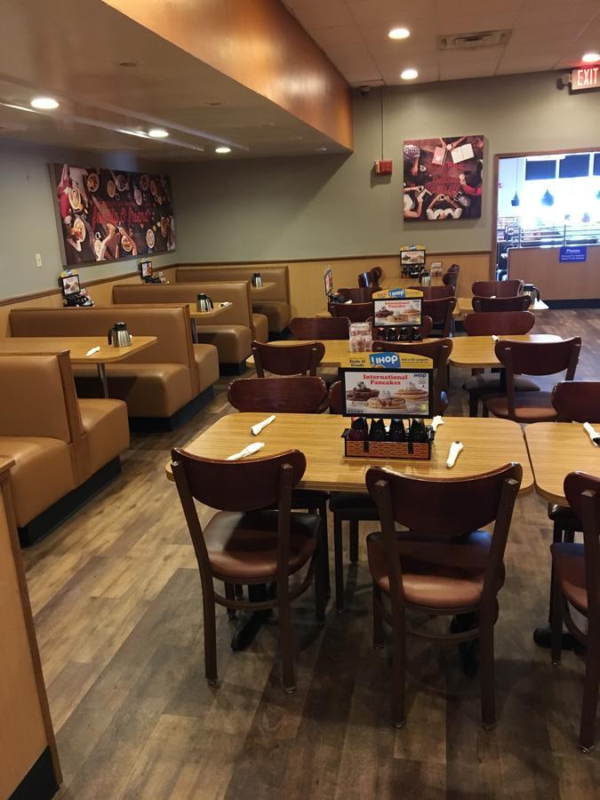 Days Inn By Wyndham Titusville Kennedy Space Center Экстерьер фото